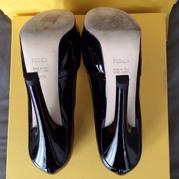 Fendi bow peep toe pumps 🎀🖤 - Picture 3 of 8